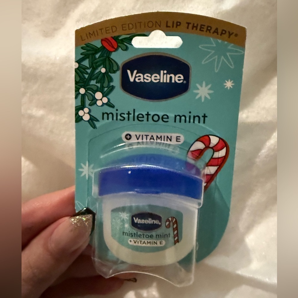 Vaseline Limited Edition Mistletoe Mint Lip Therapy Balm